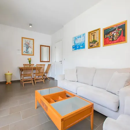 아파트 - One Bedroom With Terrace