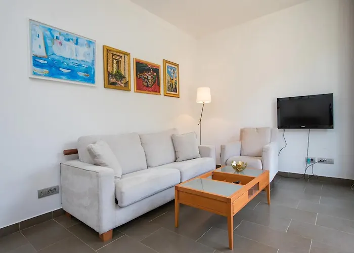 아파트 - One Bedroom With Terrace