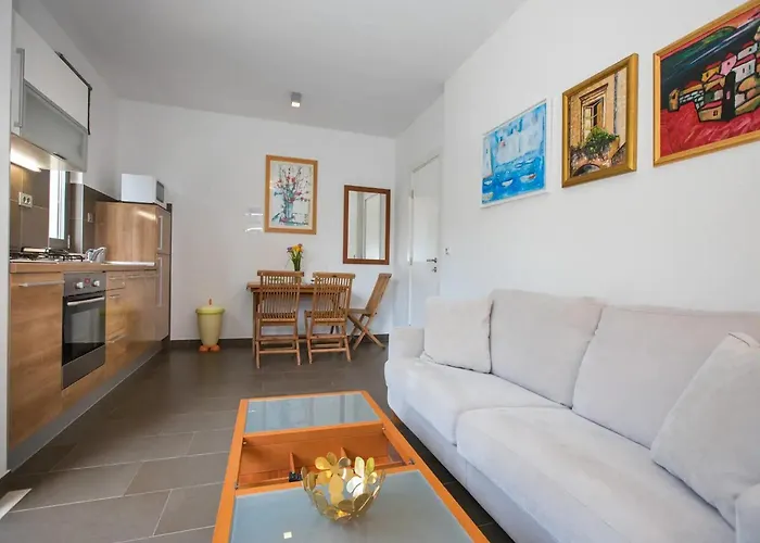 아파트 - One Bedroom With Terrace